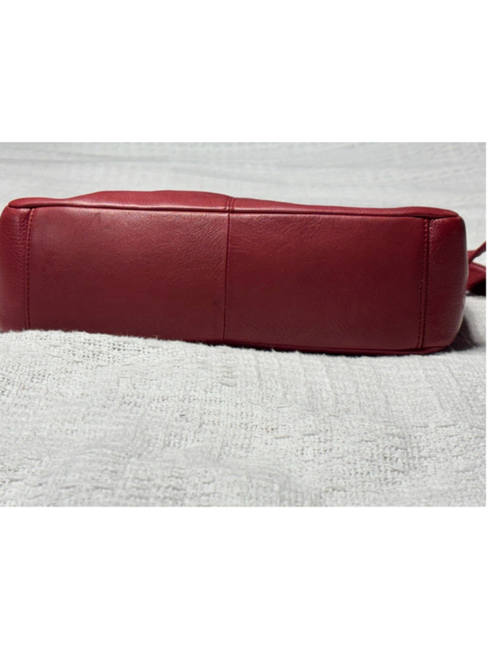 Stone Mountain Red Leather Triple Compartment Crossbody EUC - Picture 14 of 16
